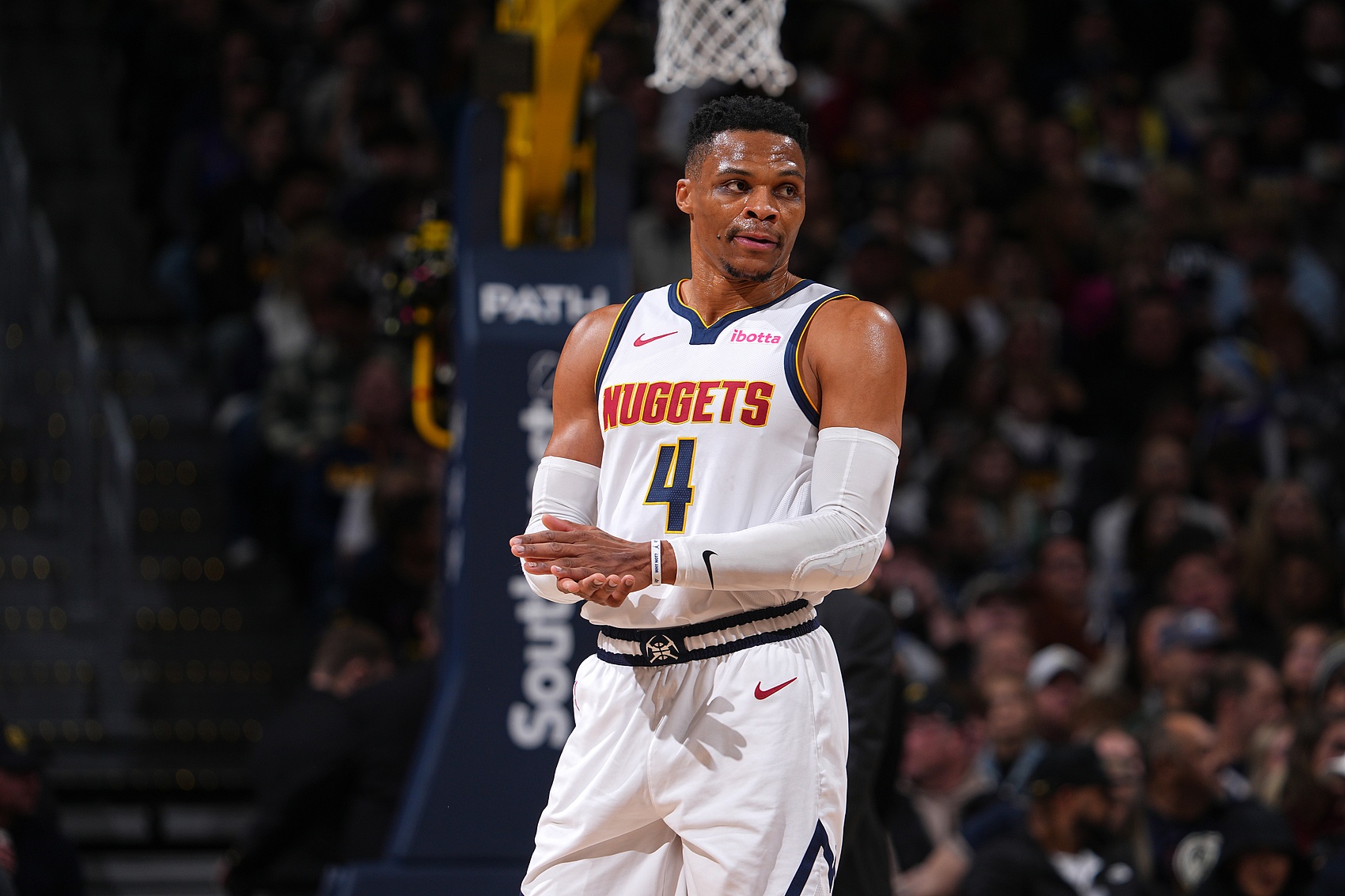 德转列中卫身价榜：库巴西8000万欧居首，萨利巴第二（德转中卫身价榜更新：库巴西8000万欧领跑，萨利巴位居第二）