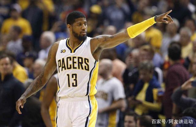 国安球迷跟河南球迷在烧烤店发生冲突，涉事球迷已经被警察带走（烧烤店内国安与河南球迷发生冲突，涉事球迷已被警方带走）