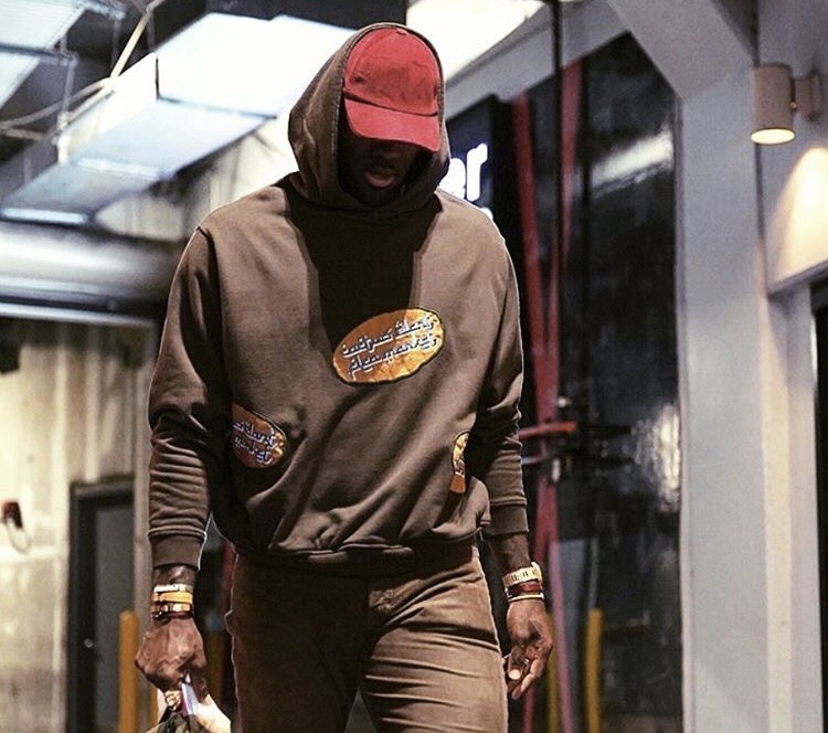 上海海港火力全开豪取三连胜（上海海港攻势如虹，连下三城）