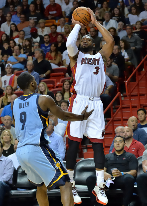 记者：拜仁想与于帕续约至2031年、年薪2000万欧，皇马在关注（记者称：拜仁拟将于帕续约至2031年，年薪2000万欧；皇马持续关注）